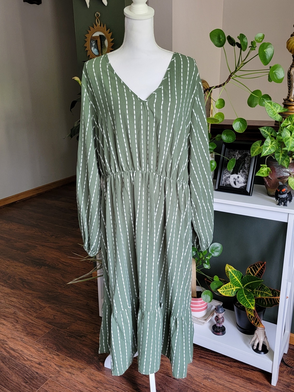 Women's Green Striped V-Neck Midi Dress - Picture 4 of 11